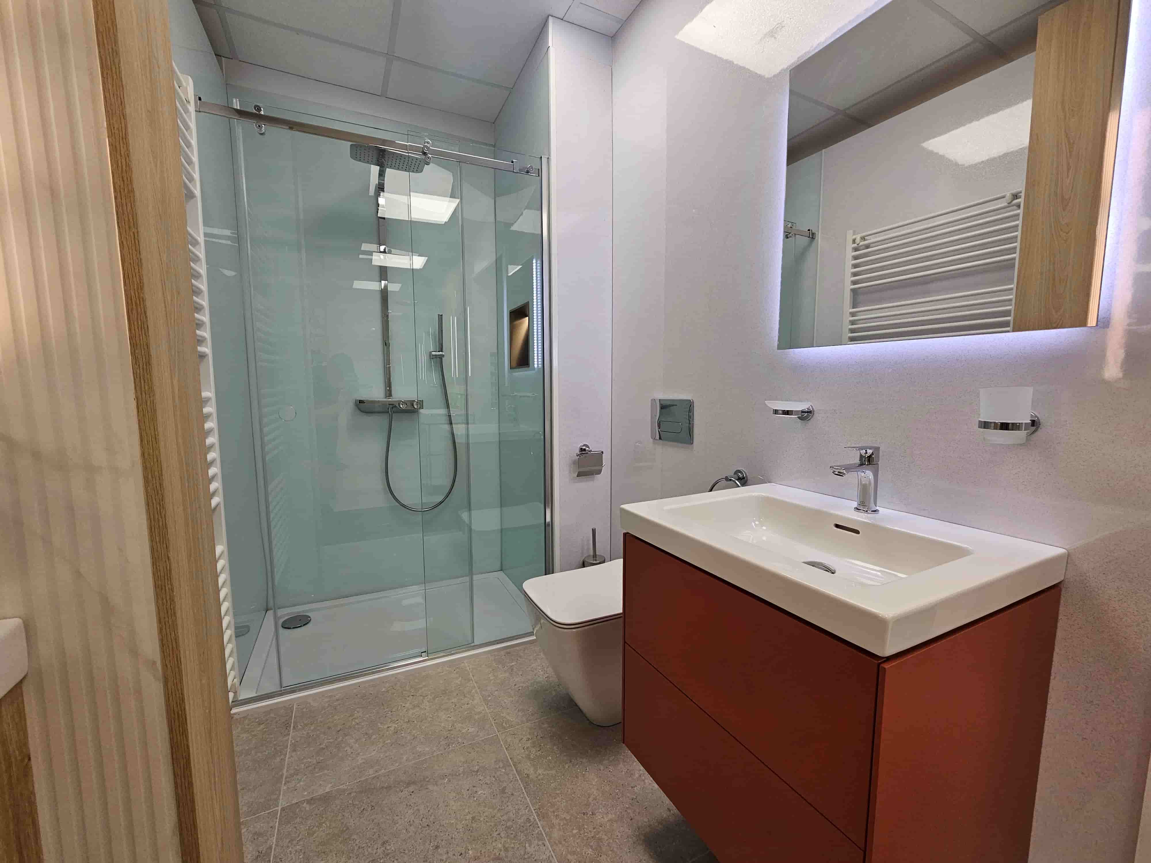 Aquarooms showroom photograph 8